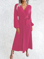 Vestido maxi plissado elegante com decote em V para mulheres, 95% poliéster e 5% elastano, em cor sólida, coleção de outono/inverno, tecido tecido, 120g/m² - Design cruzado na cintura