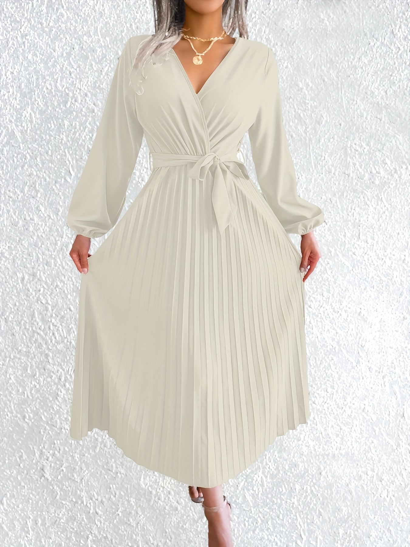 Vestido maxi plissado elegante com decote em V para mulheres, 95% poliéster e 5% elastano, em cor sólida, coleção de outono/inverno, tecido tecido, 120g/m² - Design cruzado na cintura