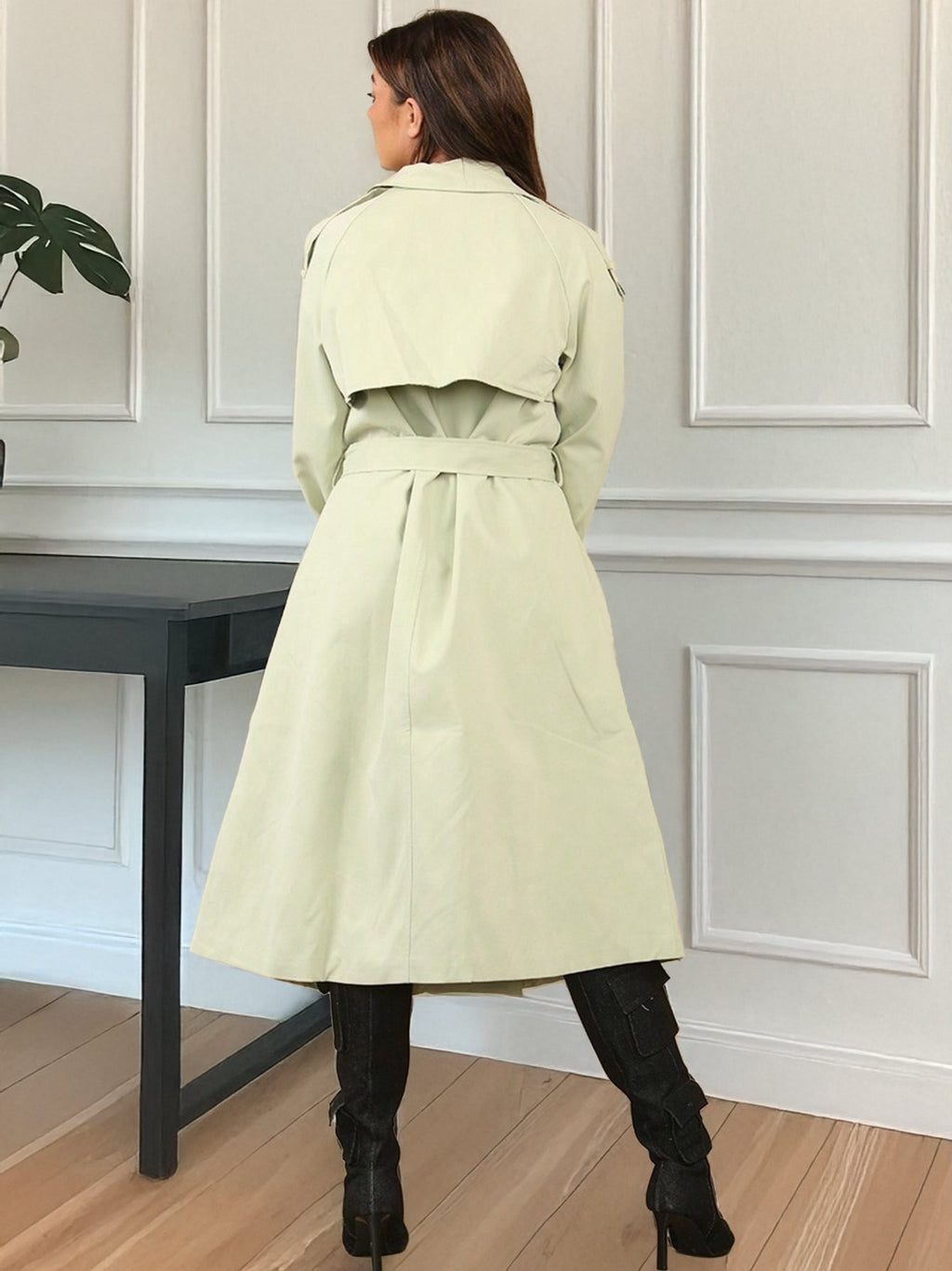 Casaco de Chuva Feminino Oversized com Cintura Ajustável e Dupla Abotoadura, Jaqueta Minimalista e Versátil para Outono e Inverno