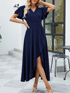 Vestido de cor sólida com decote em surplice, mangas com folhos elegantes e bainha em tulipa fluída para a primavera e o verão, roupa de mulher para casamentos, formaturas, noivados, ocasiões especiais, festas, férias e aniversários.