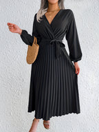 Vestido maxi plissado elegante com decote em V para mulheres, 95% poliéster e 5% elastano, em cor sólida, coleção de outono/inverno, tecido tecido, 120g/m² - Design cruzado na cintura