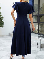 Vestido de cor sólida com decote em surplice, mangas com folhos elegantes e bainha em tulipa fluída para a primavera e o verão, roupa de mulher para casamentos, formaturas, noivados, ocasiões especiais, festas, férias e aniversários.